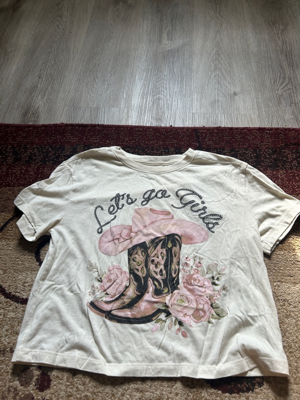 Free Kisses Cream Graphic Tee with Pink Hat and Floral Cowboy Boots